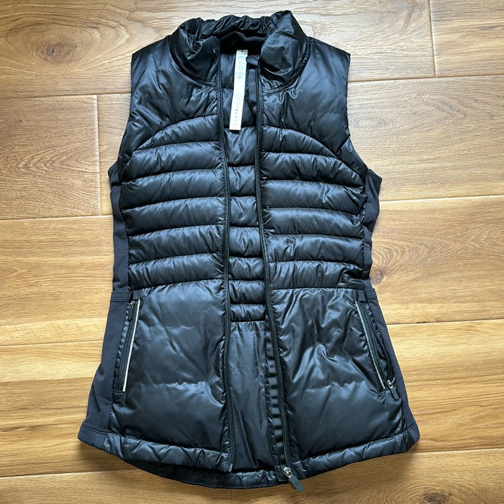 lululemon Down for a Run black puffer vest